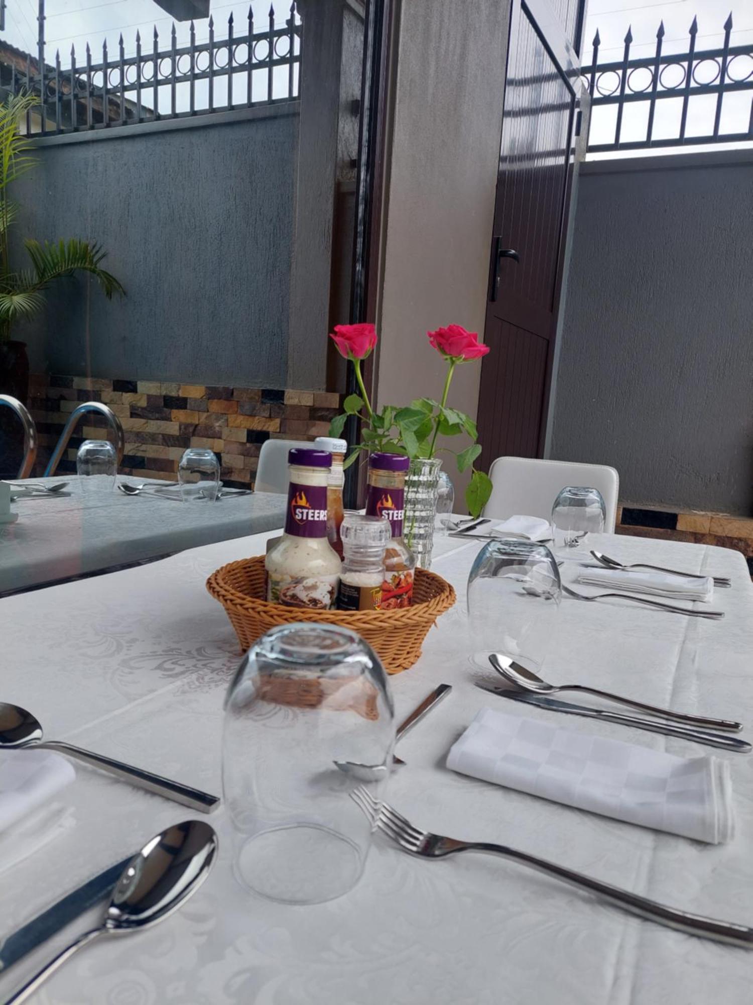 Entebbe Stay Apart-Hotel Buitenkant foto